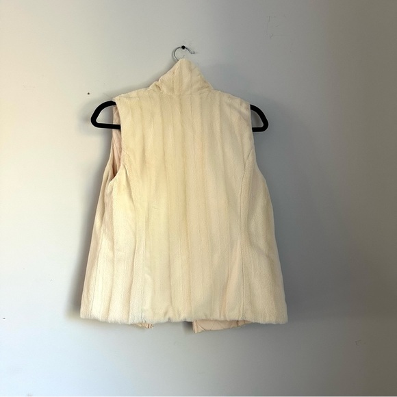 Winter Cream Off-White Reversible Faux Fur Vest with pockets petite medium - Picture 4 of 9